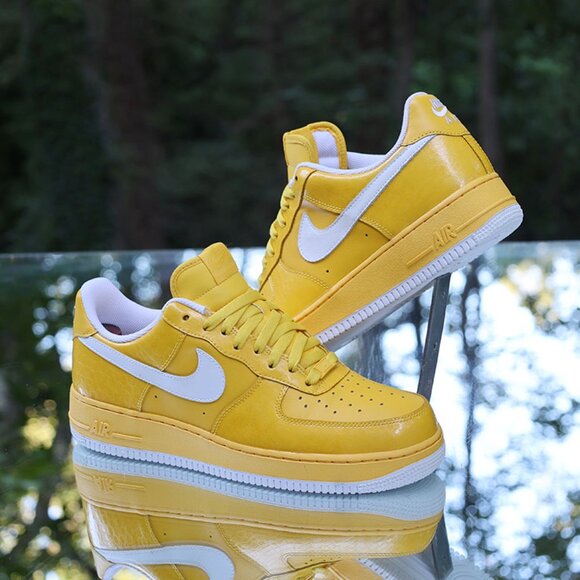 Nike Air Force 1 Varsity Maize 2008 - Picture 2 of 16